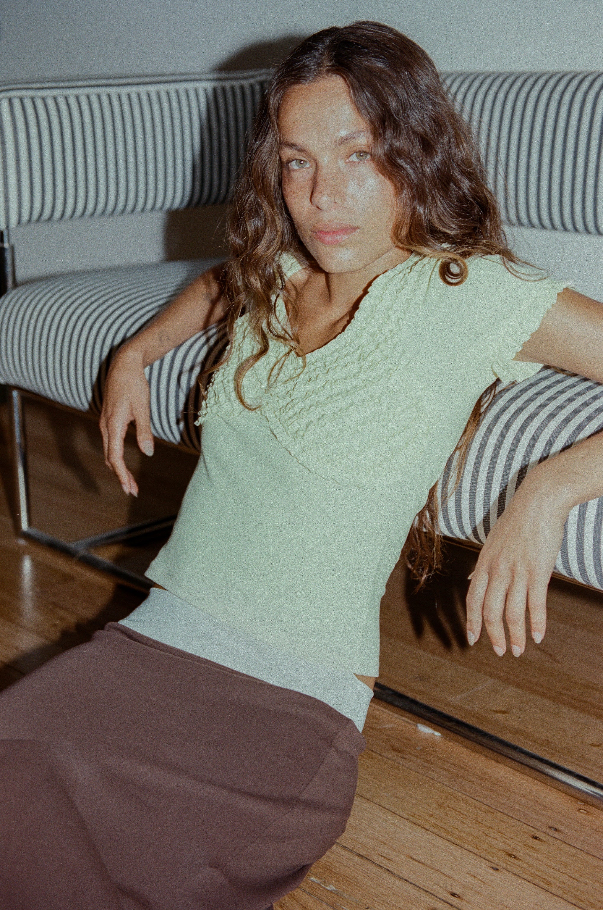 LULU RUFFLE TEE - Image 5